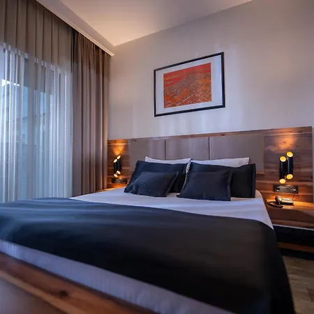 Mari Hotel