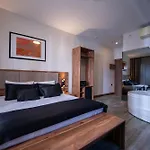 Mari Hotel 4*