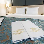 Mari Hotel