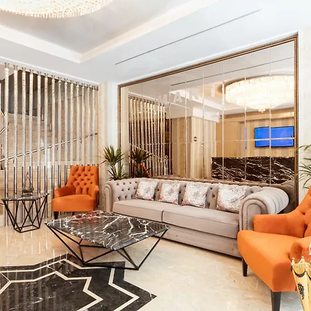 马里套房酒店 4*