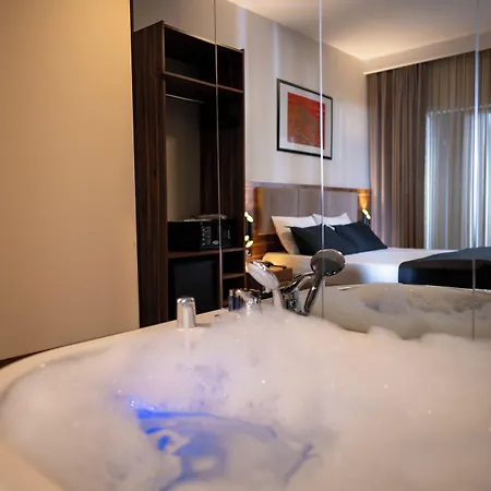 Mari Hotel